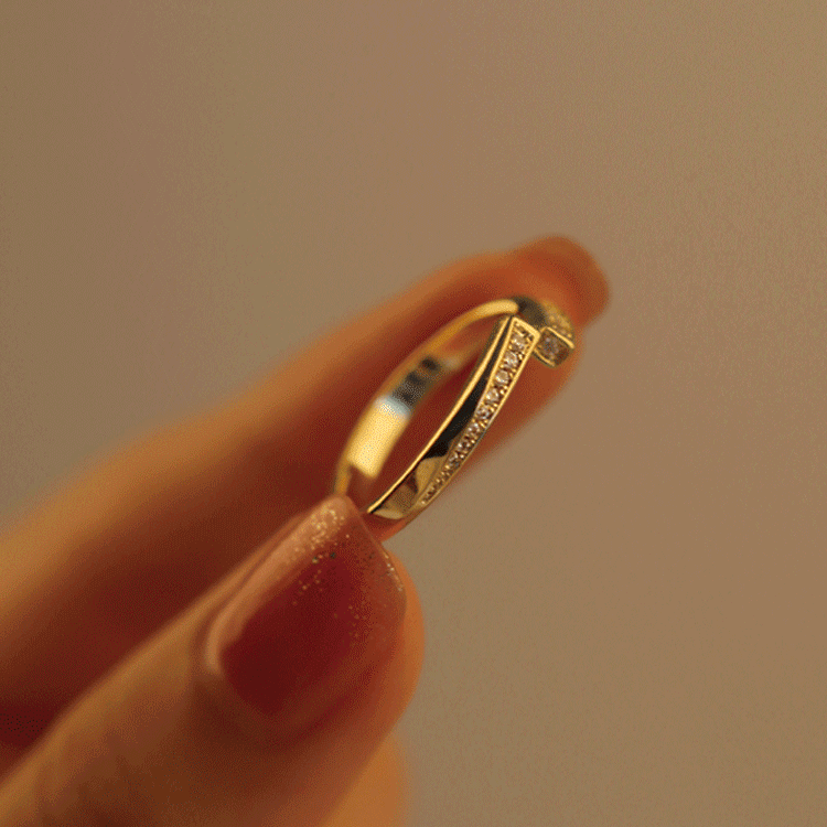 【ペアリング】永遠に変わらない愛、メビウスの輪をデザイン化する、カラーゴールド、アレルギーが起こりにくい、ジルコン